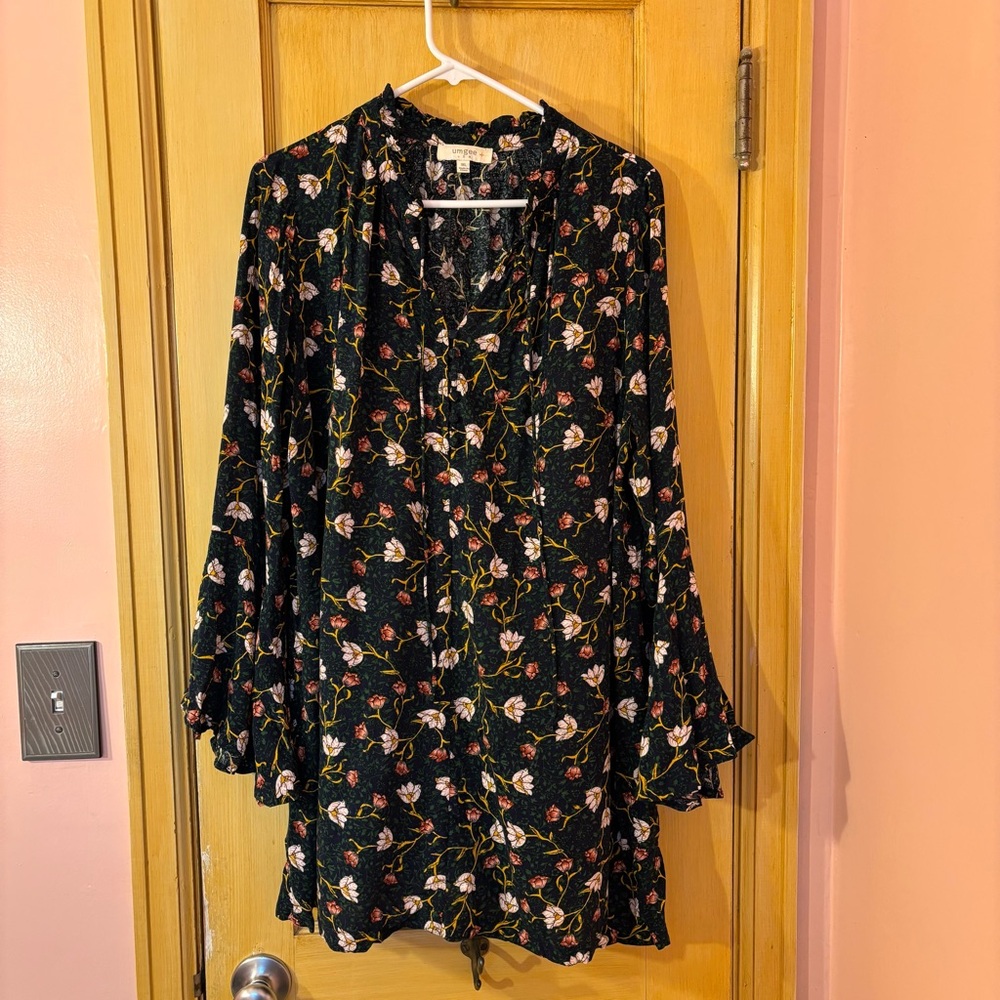 Umgee Floral Blouse Tunic Length Dark Green Size 1X